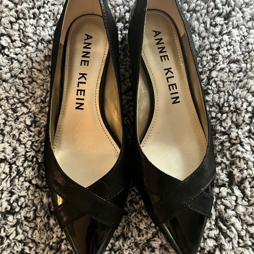 Anne Klein Black Leather Kitten Heels